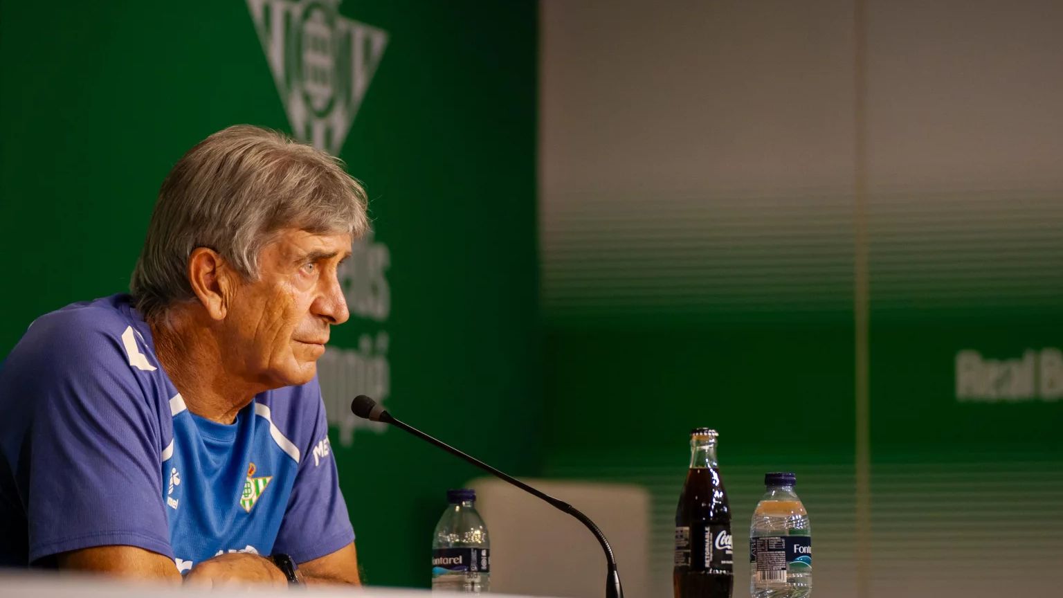 Pellegrini deja en suspenso su futuro en el Betis: “La renovación siempre viene de parte de la directiva”