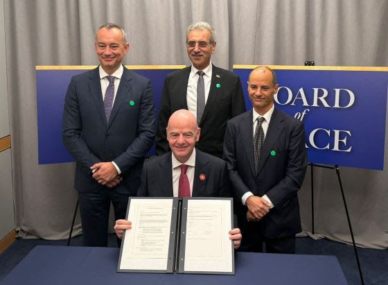 Infantino se cuadra otra vez con Trump