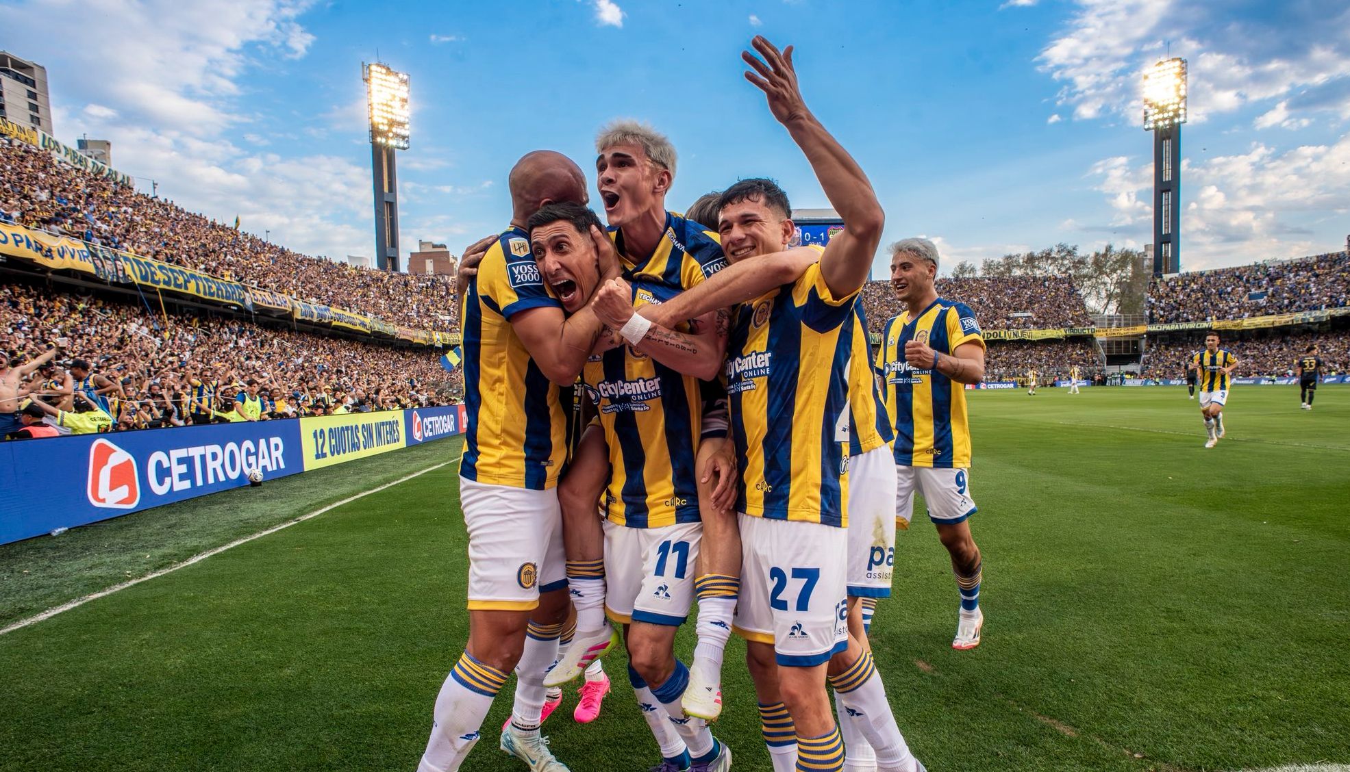 Rosario Central recibe inédito trofeo en la oficina de AFA
