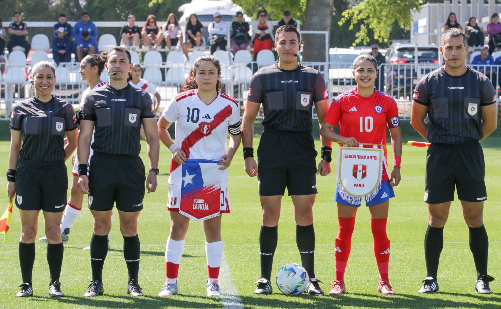 La Roja femenina goleó a Perú en partido amistoso