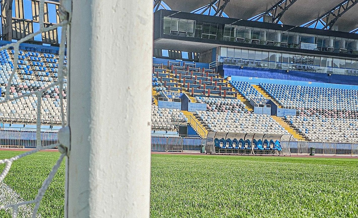 Califican de asquerosa la cancha del Calvo y Bascuñán