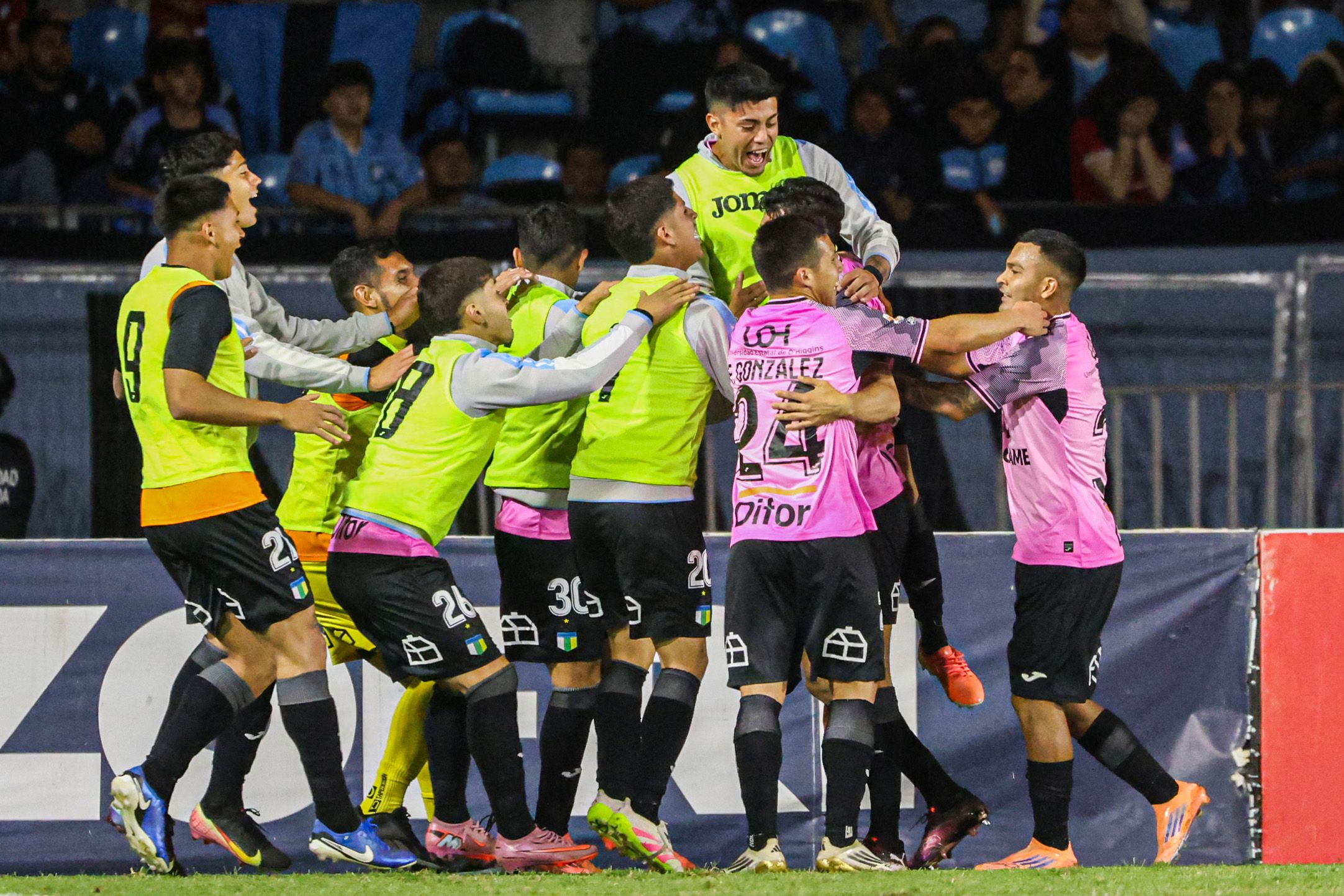 OHiggins mira la Copa, Iquique cae al abismo
