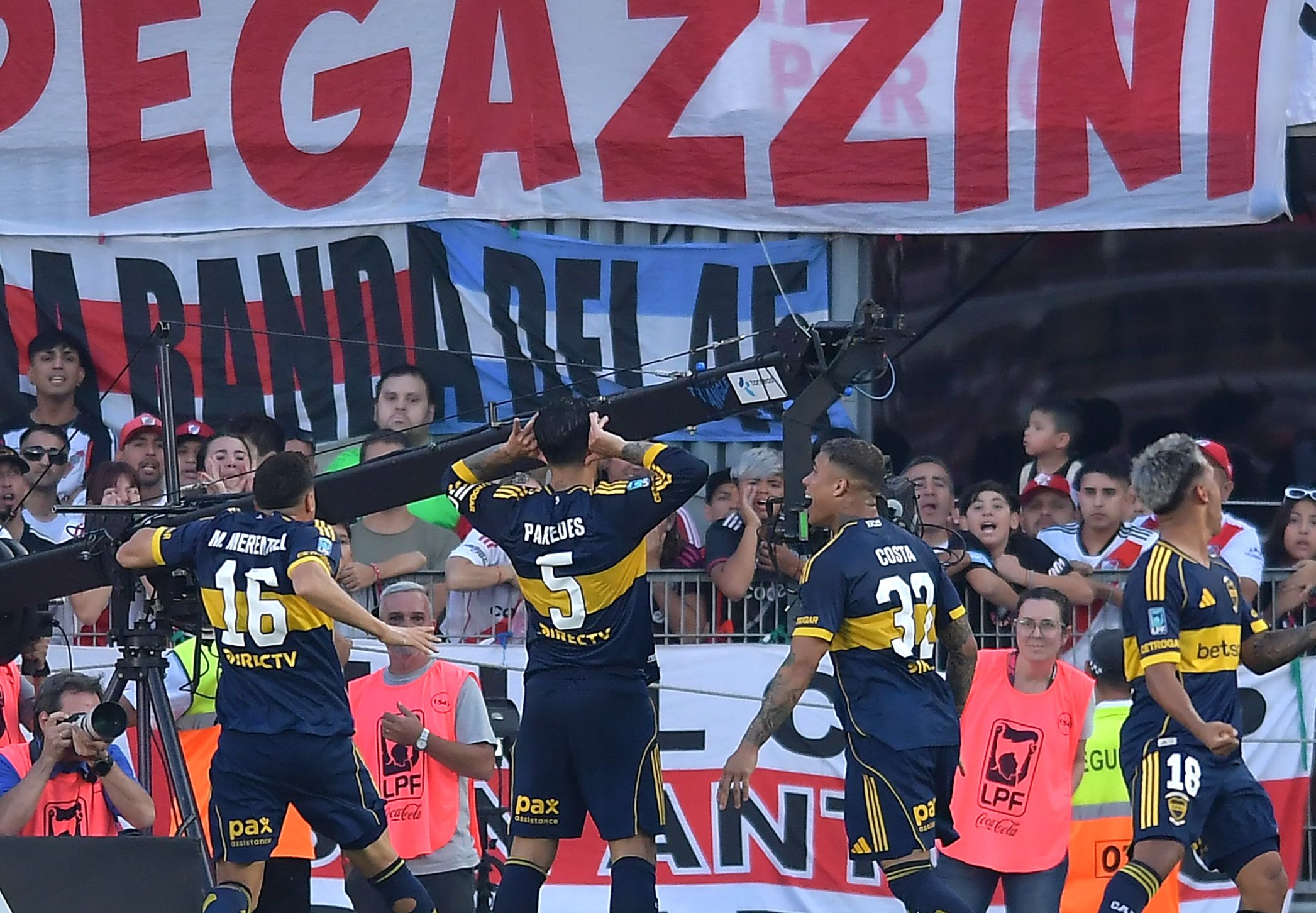Paredes silenció el Monumental: Boca se quedó con el Superclásico ante River