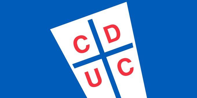 Duro castigo a hinchas de la UC