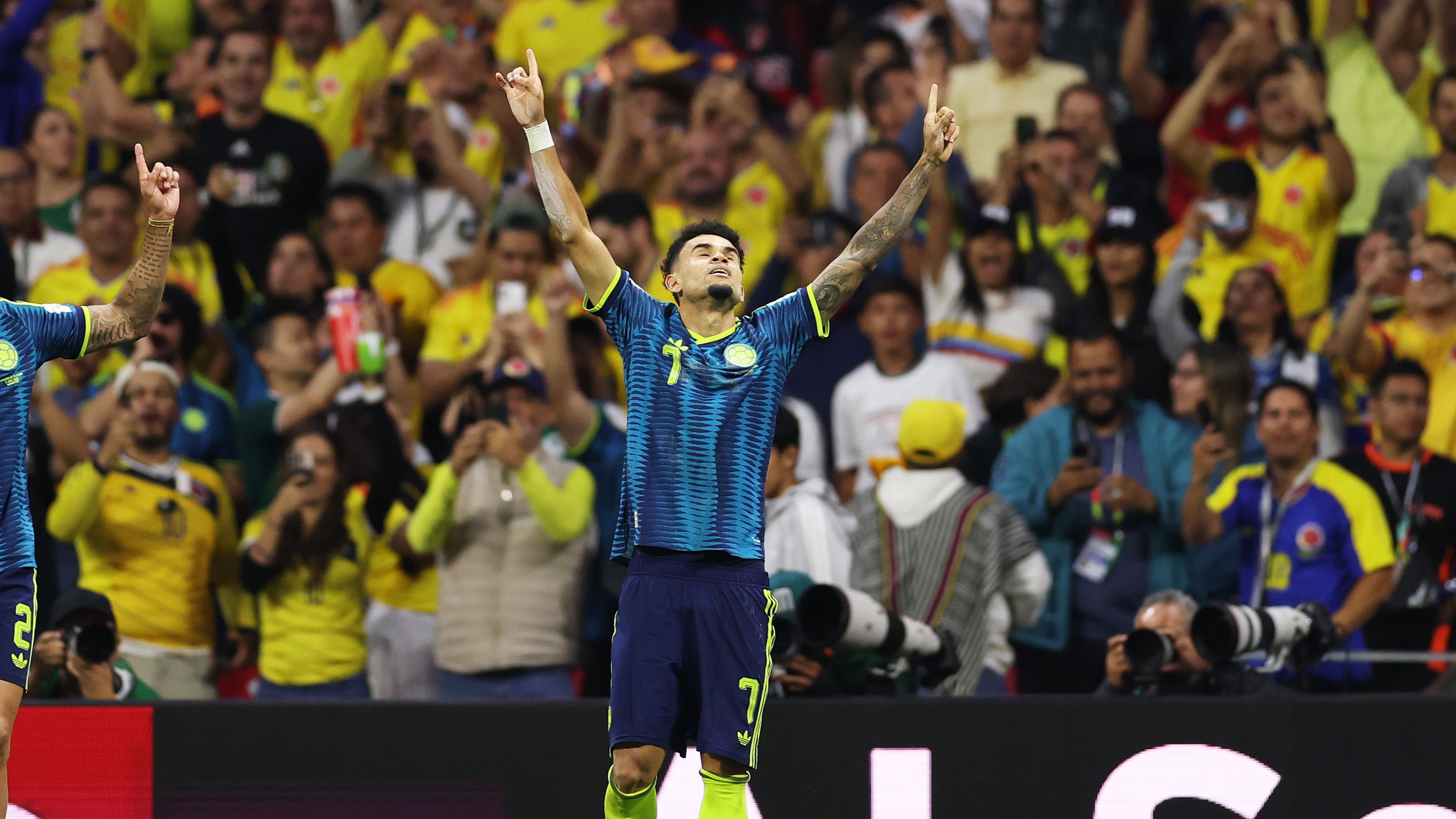 Colombia sufrió para superar a Uzbekistán