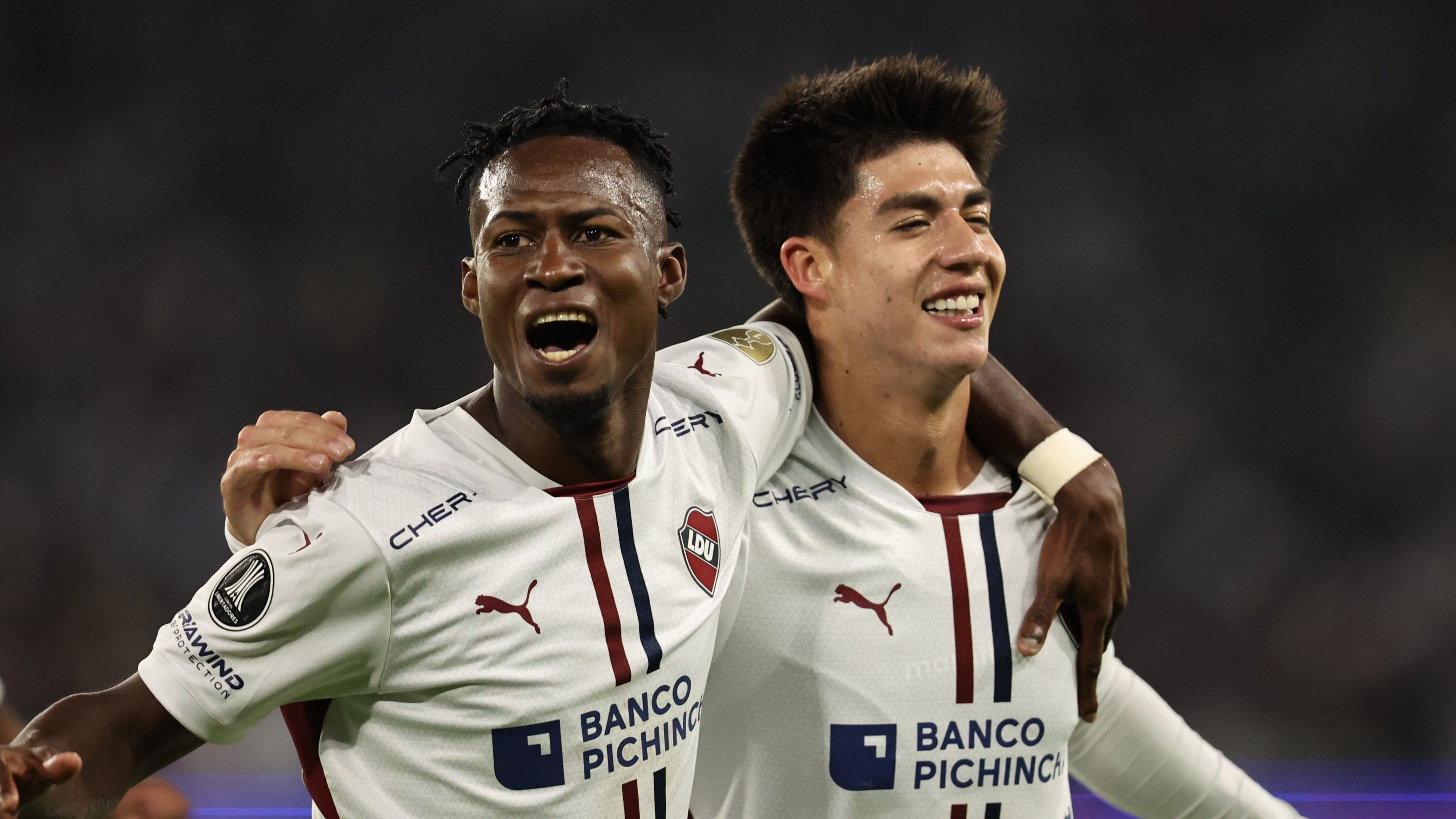 Tiago Nunes acaricia el milagro