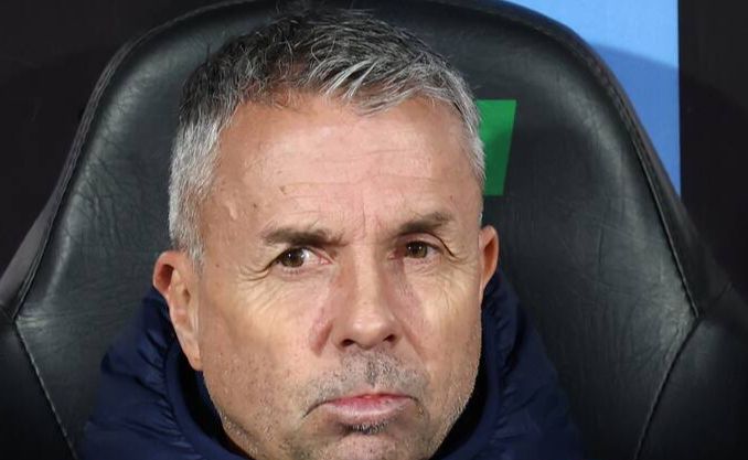 La U en punto muerto: Álvarez no cede