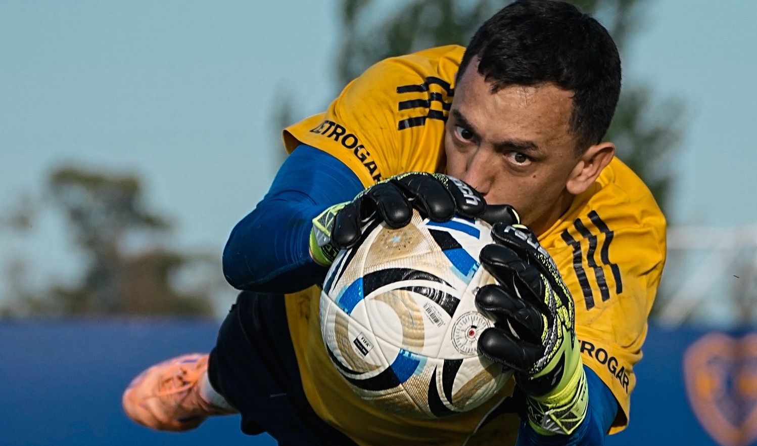 Arquero de Boca se desgarró y no estará ante la UC 