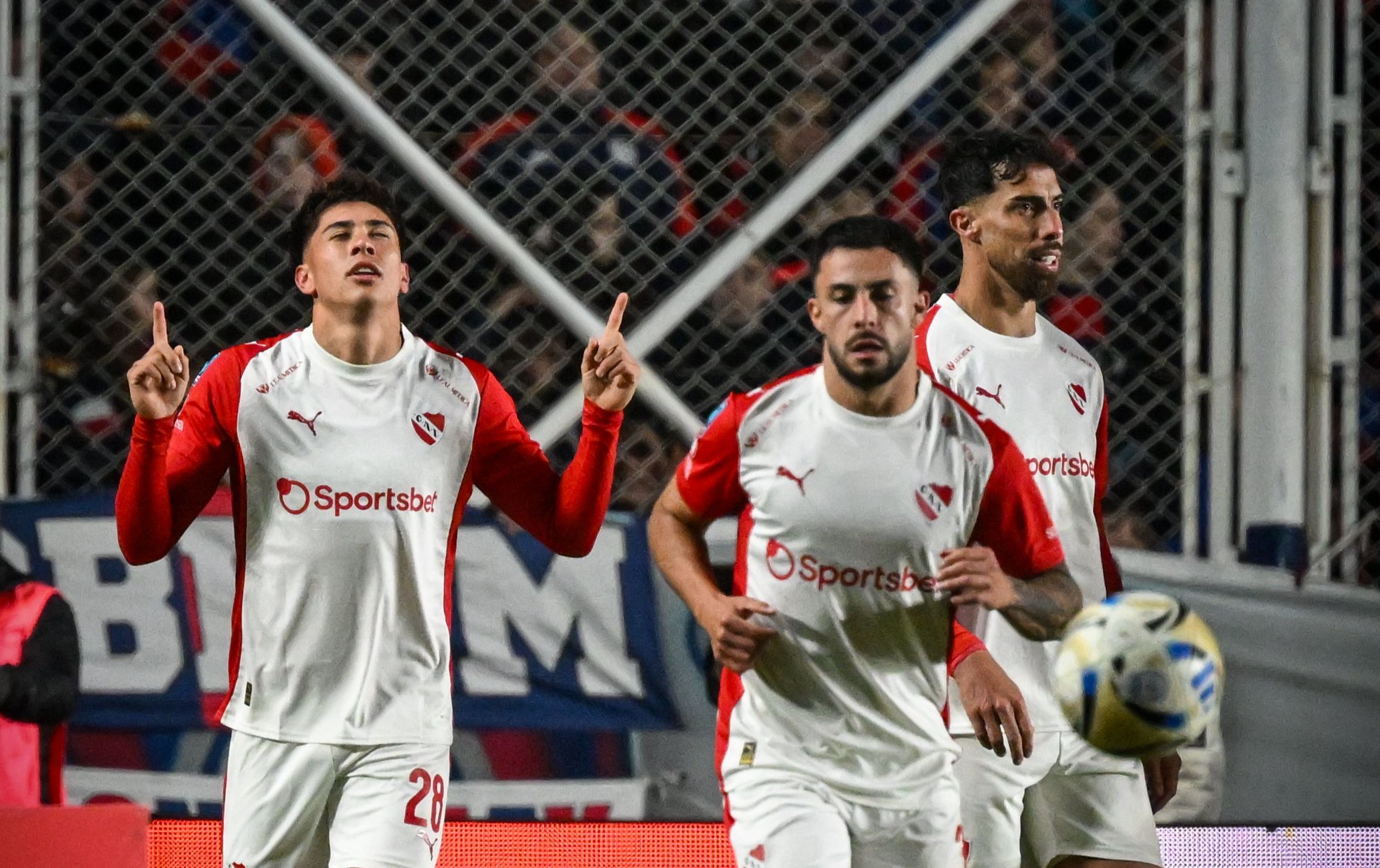 Maxi Gutiérrez: figura en Independiente y otro gol para meterse en playoffs