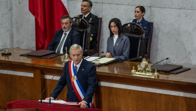 Presidente Kast anunció construcción de red de recintos deportivos en Cuenta Pública