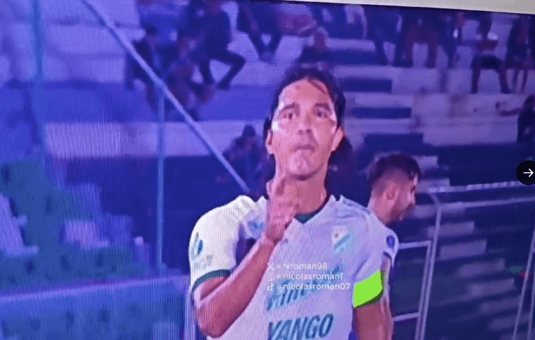 Moreno Martins hizo dos goles y se los dedicó al entrenador que lo dejó fuera del repechaje