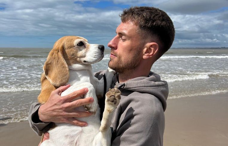 Aaron Ramsey abandona el fútbol mexicano luego del robo de su mascota