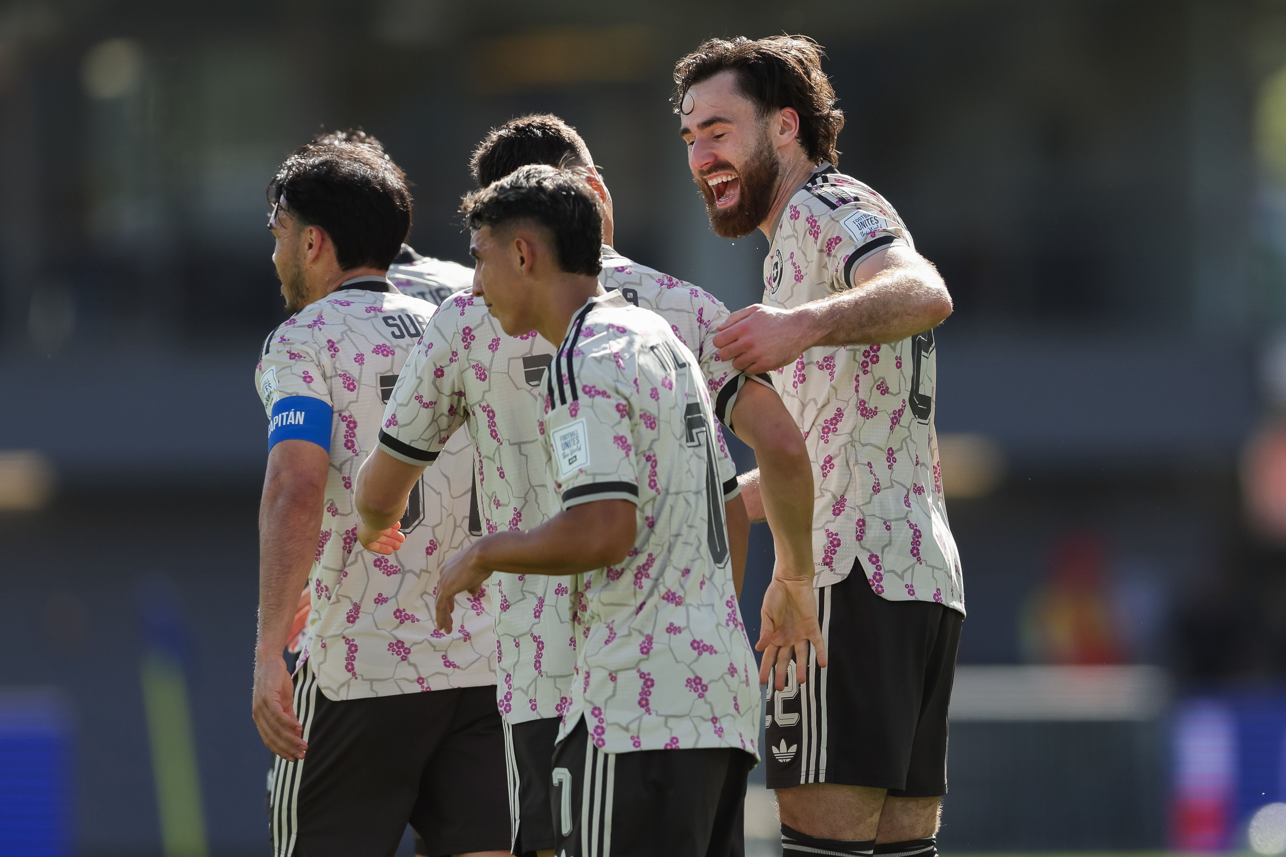 Chile aprovechó los regalos: 4-2 a Cabo Verde