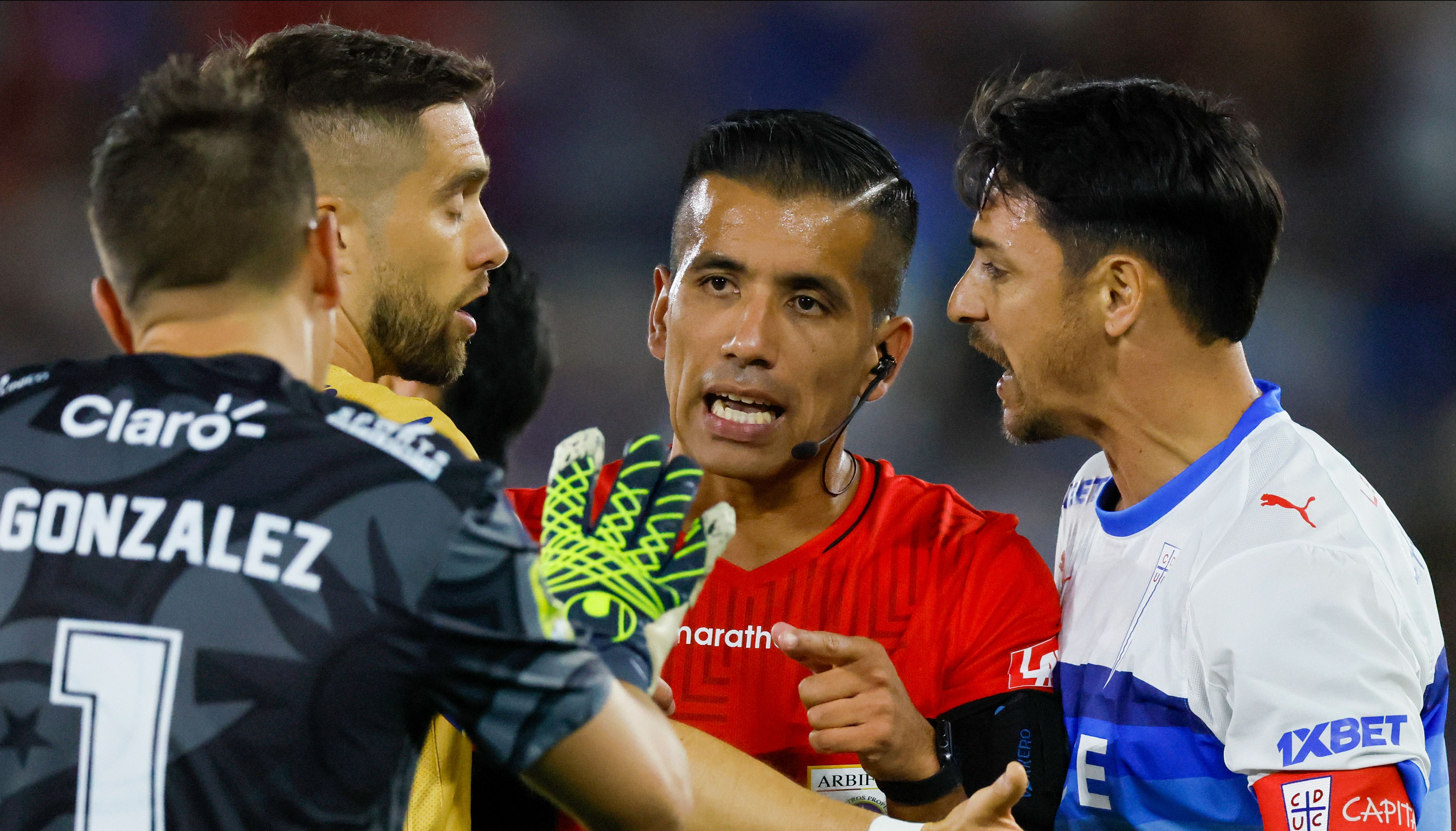 Católica y los reclamos: una tónica del fútbol chileno