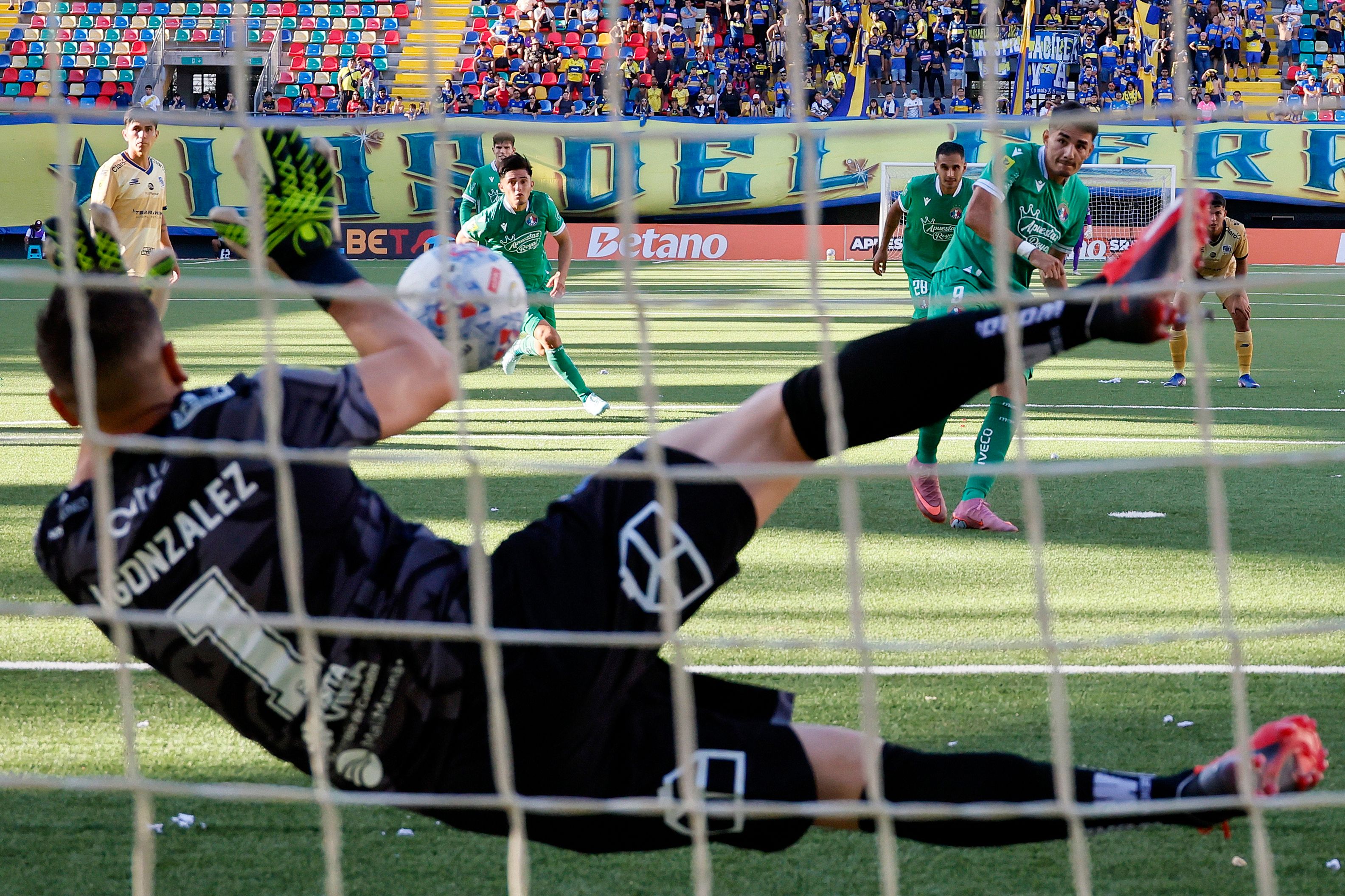 Audax hundió más a Everton