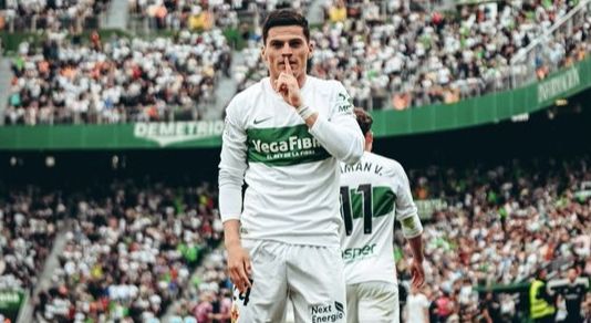 Lucas Cepeda:Muchos halagos, pocos minutos y un futuro incierto