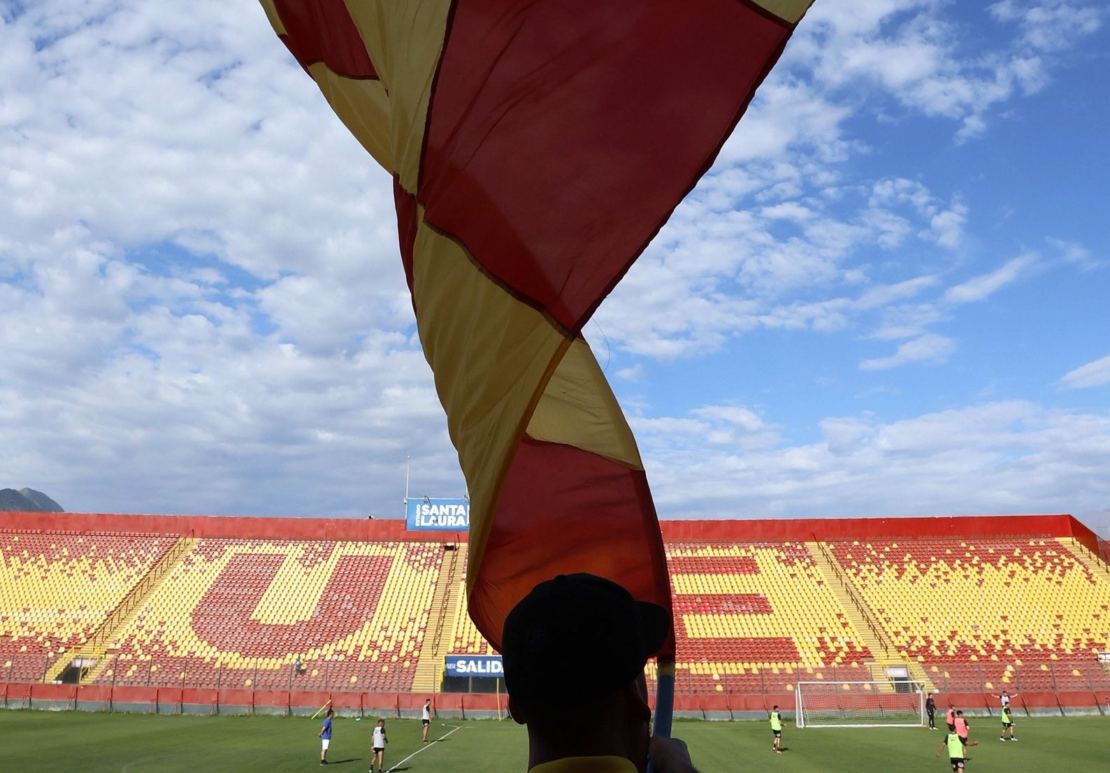 Unión sigue jugando contra Unión.