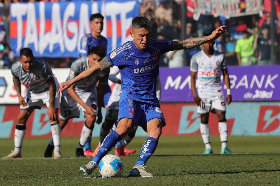 Palo a palo la U le ganó 4-3 a Limache