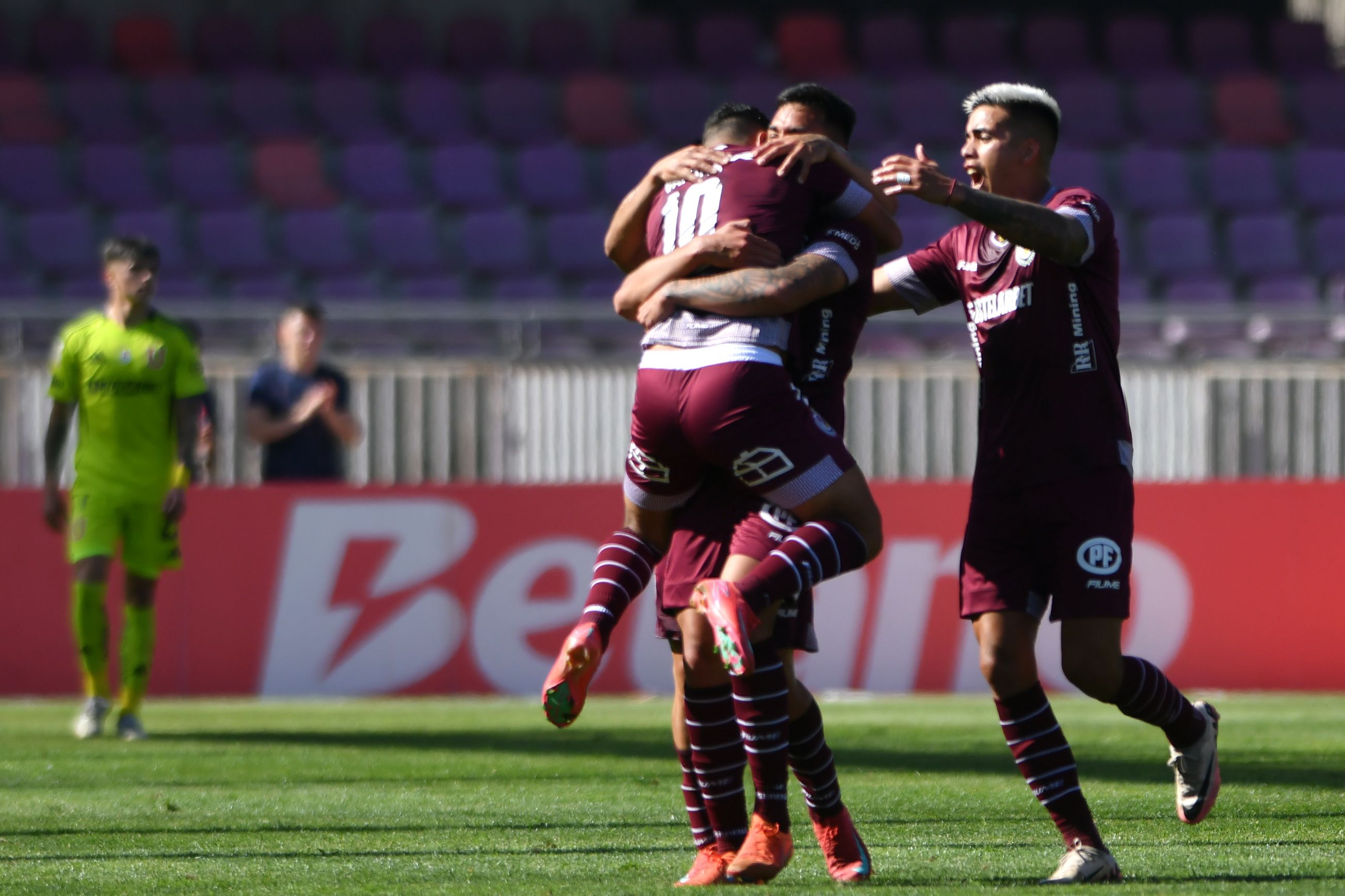 La U enredó dos puntos en La Portada