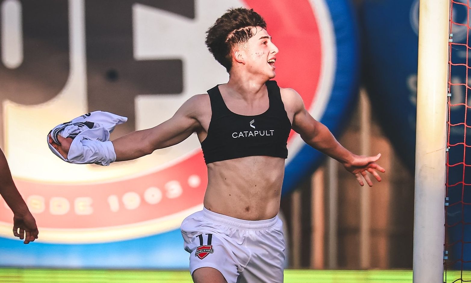 Ñublense atrapa la punta del torneo con triunfo agónico sobre Calera