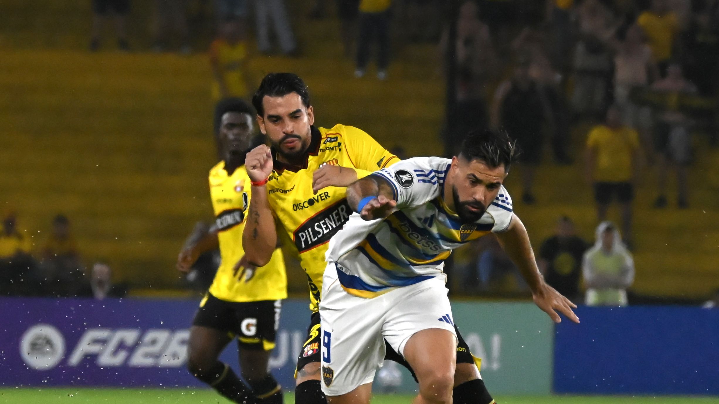 Barcelona derrota a Boca y le da una mano gigante a Católica