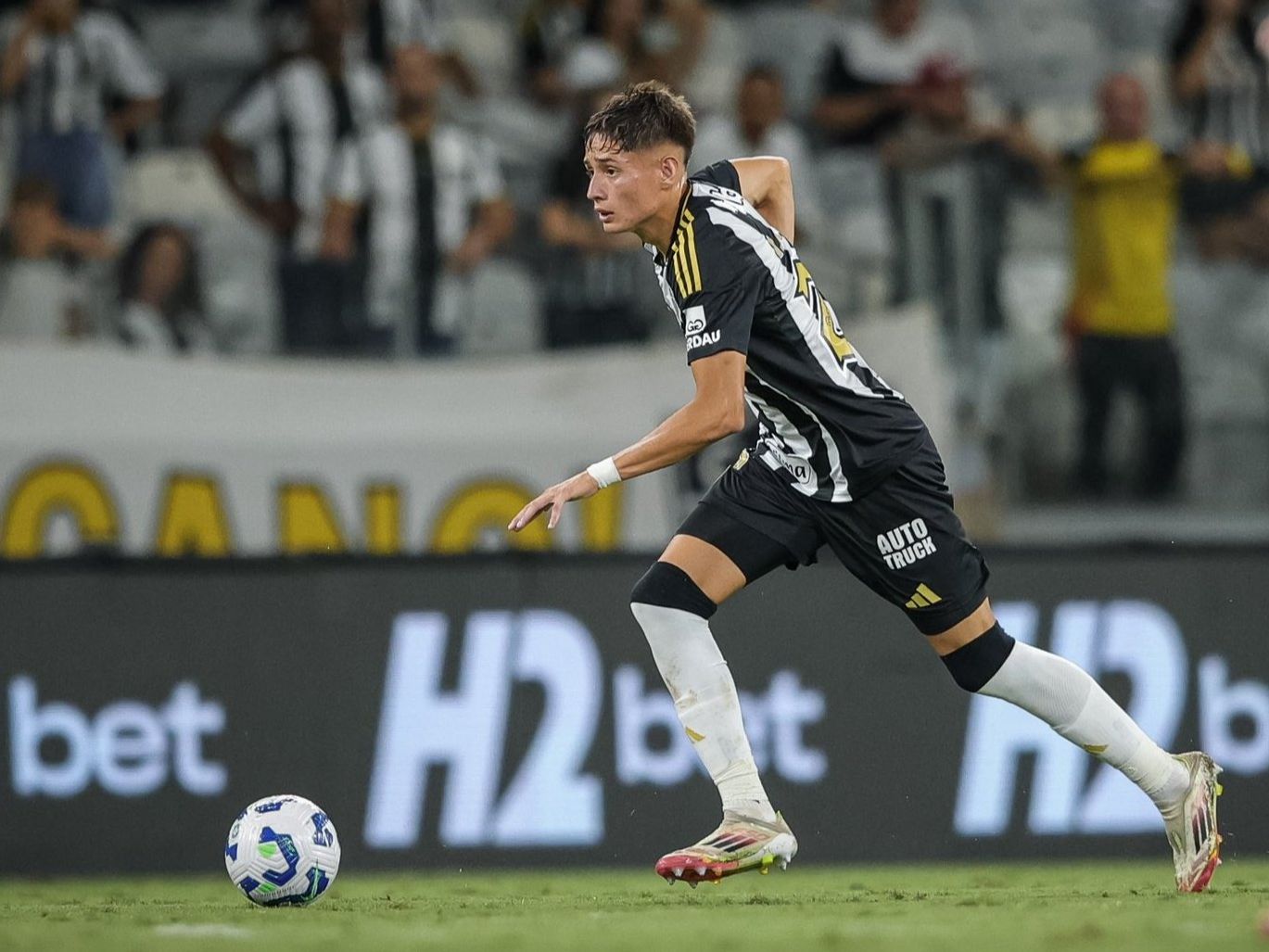 Palestino recibe pago de Atlético Mineiro por Iván Román
