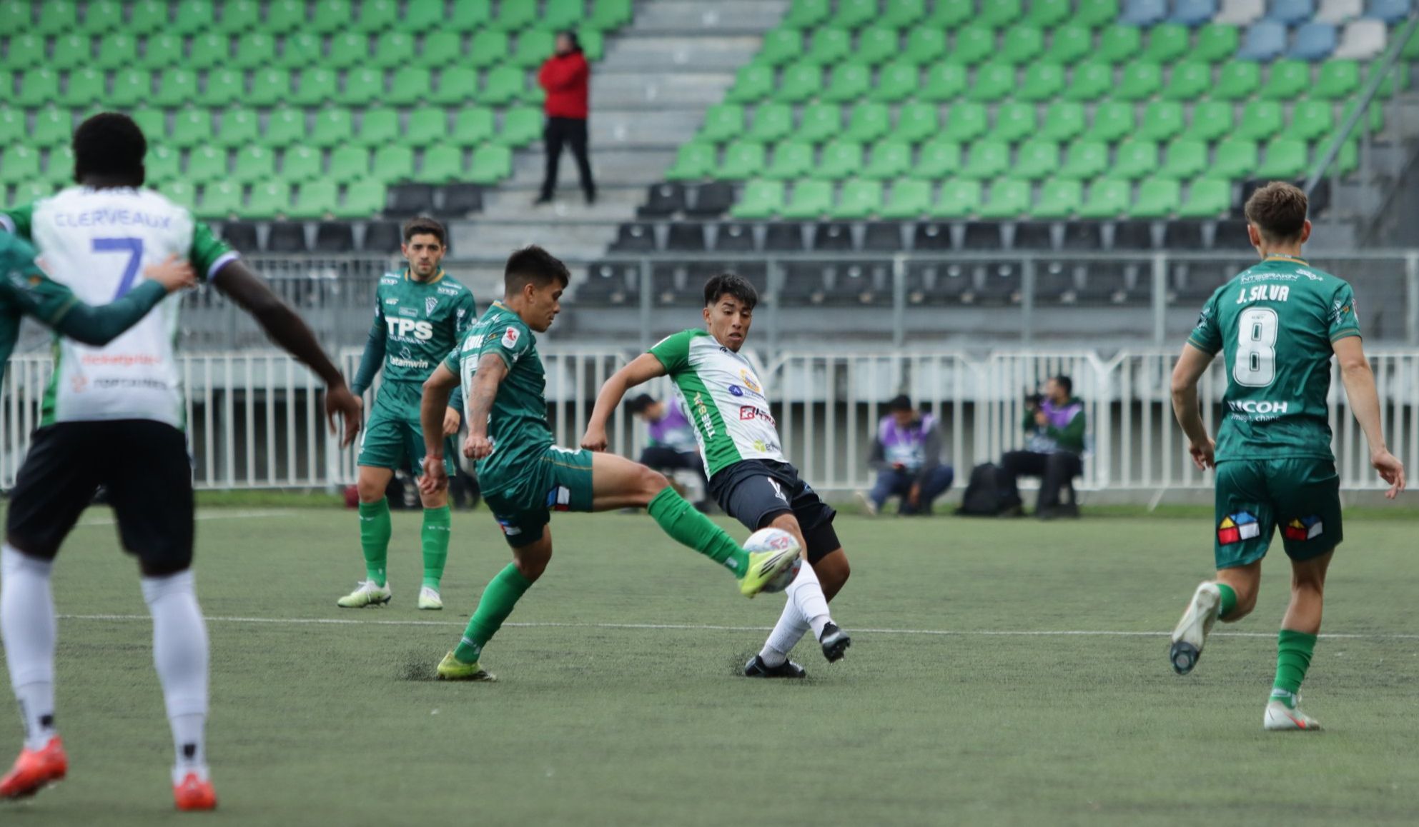 Wanderers con viento a favor: Superó a Puerto Montt en el sur