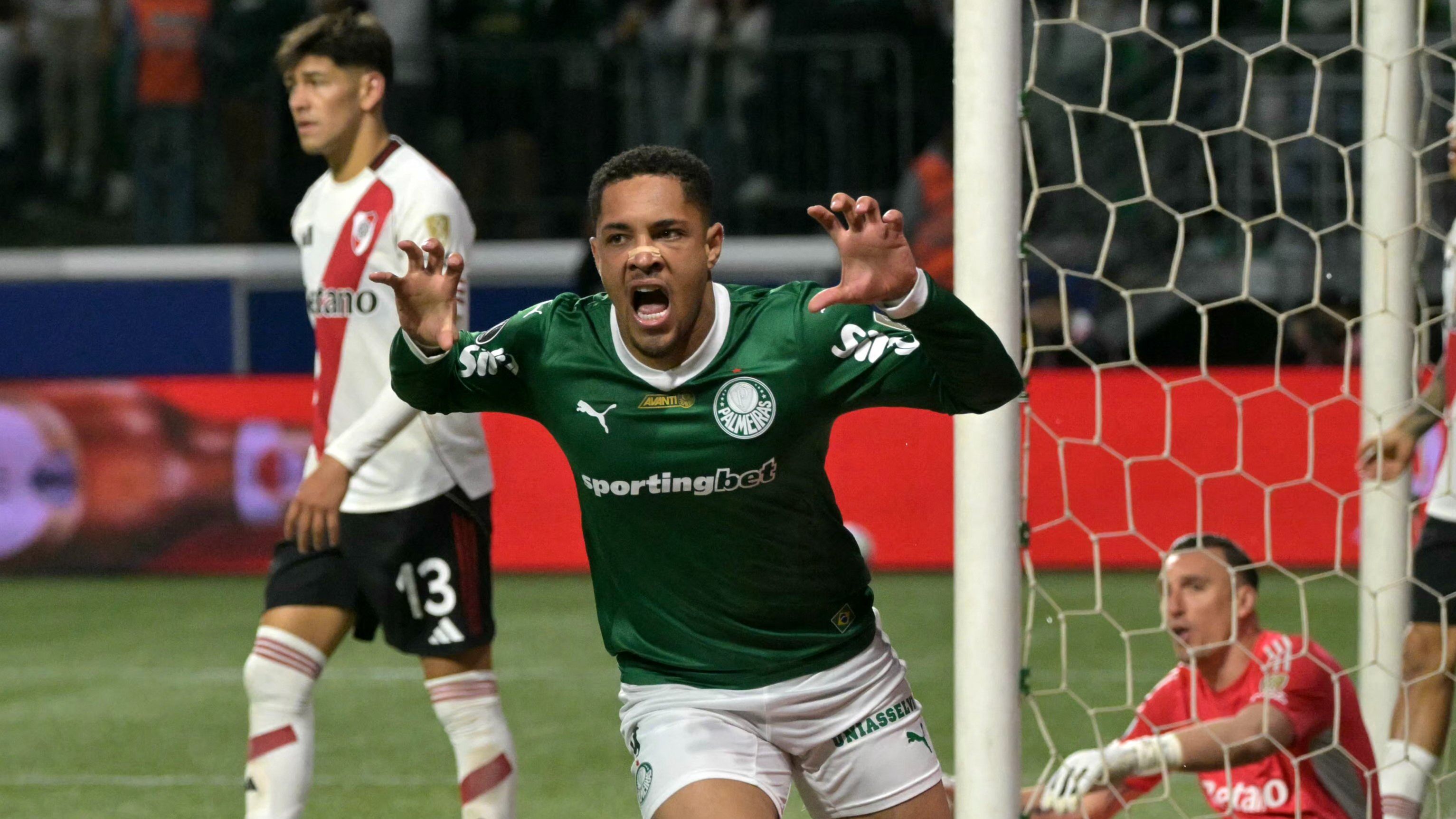 Palmeiras sufrió para superar a River Plate