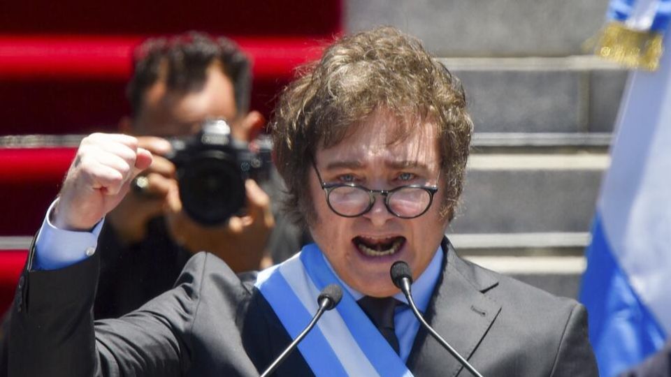 Milei prohíbe el ingreso de extranjeros que promuevan odio contra Argentina