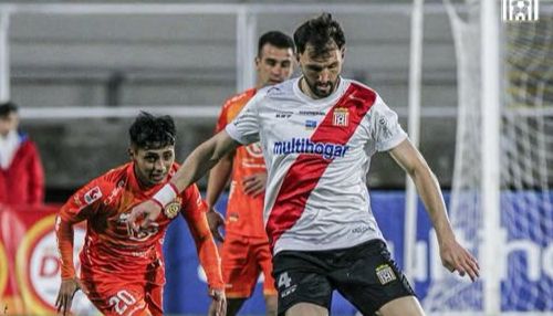 Cobreloa rescata un trabajado punto en Curicó y sigue como líder