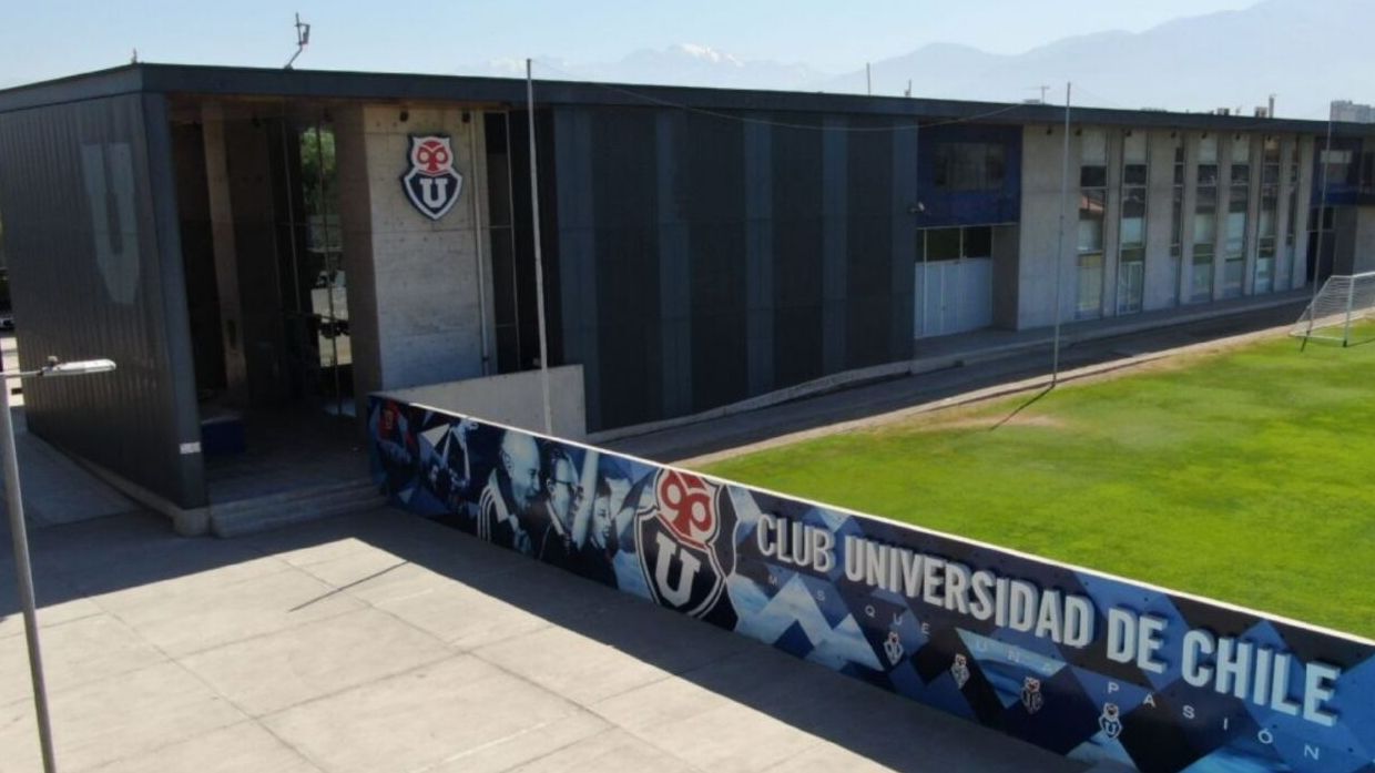 Universidad de Chile amenaza a Azul Azul con quitarle el nombre y los símbolos