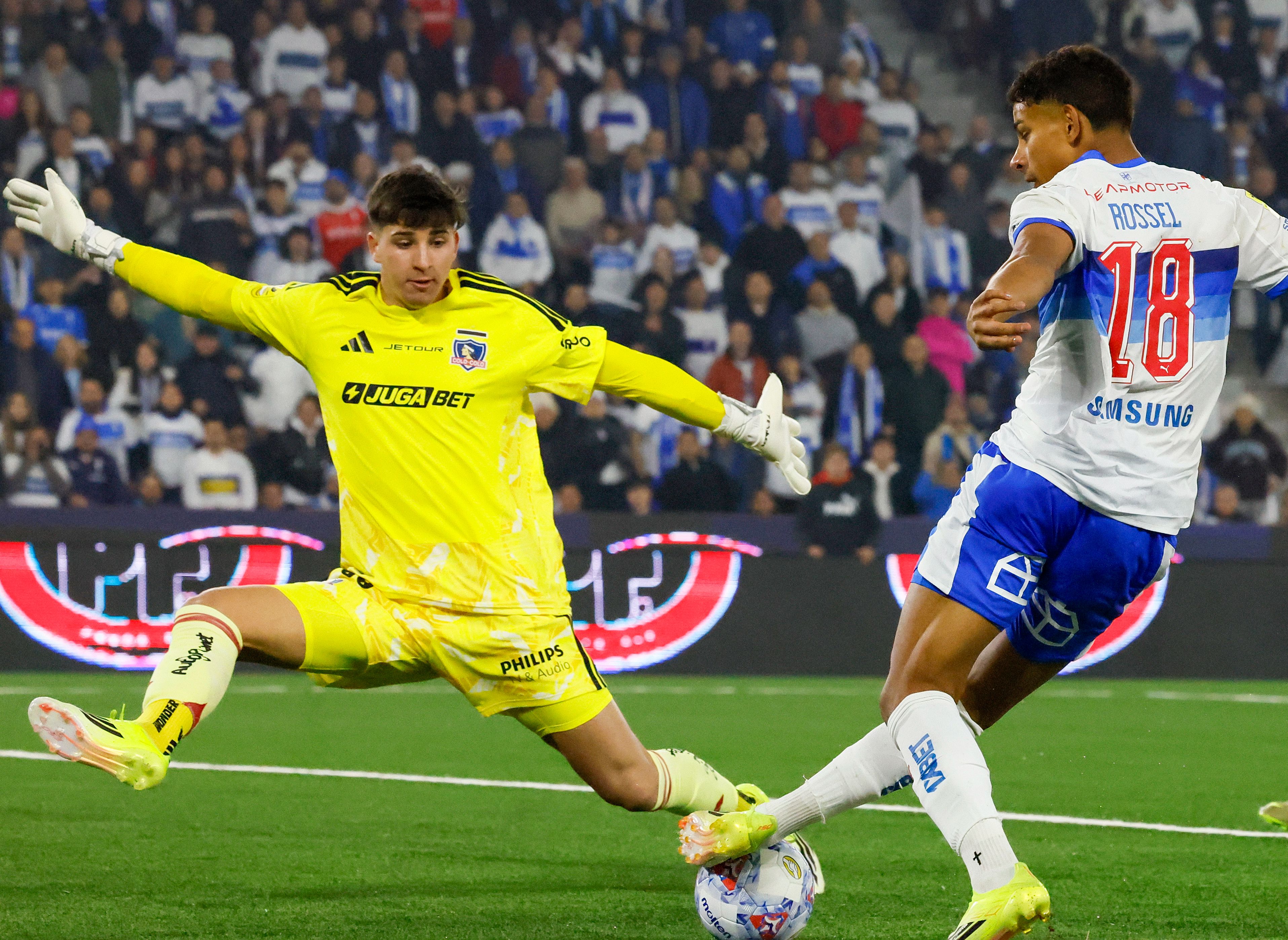 Colo Colo renueva y mejora contrato al portero Gabriel Maureira  