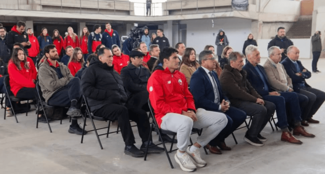 Serviu le quita el terreno al nuevo Centro Olímpico del Vóleibol el mismo día de su presentación