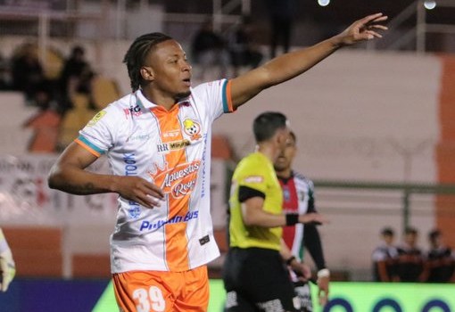 Cobresal gana puntos de oro y por ahora sale del descenso