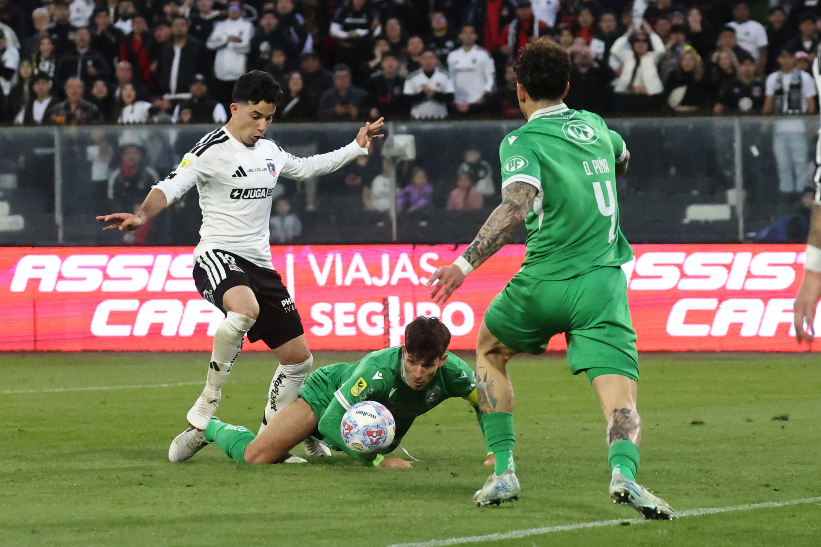 Colo Colo masacró a Audax con un Javier Correa implacable: 5-1.