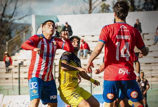 Concón frenó a Linares y enciende el ascenso en Segunda División