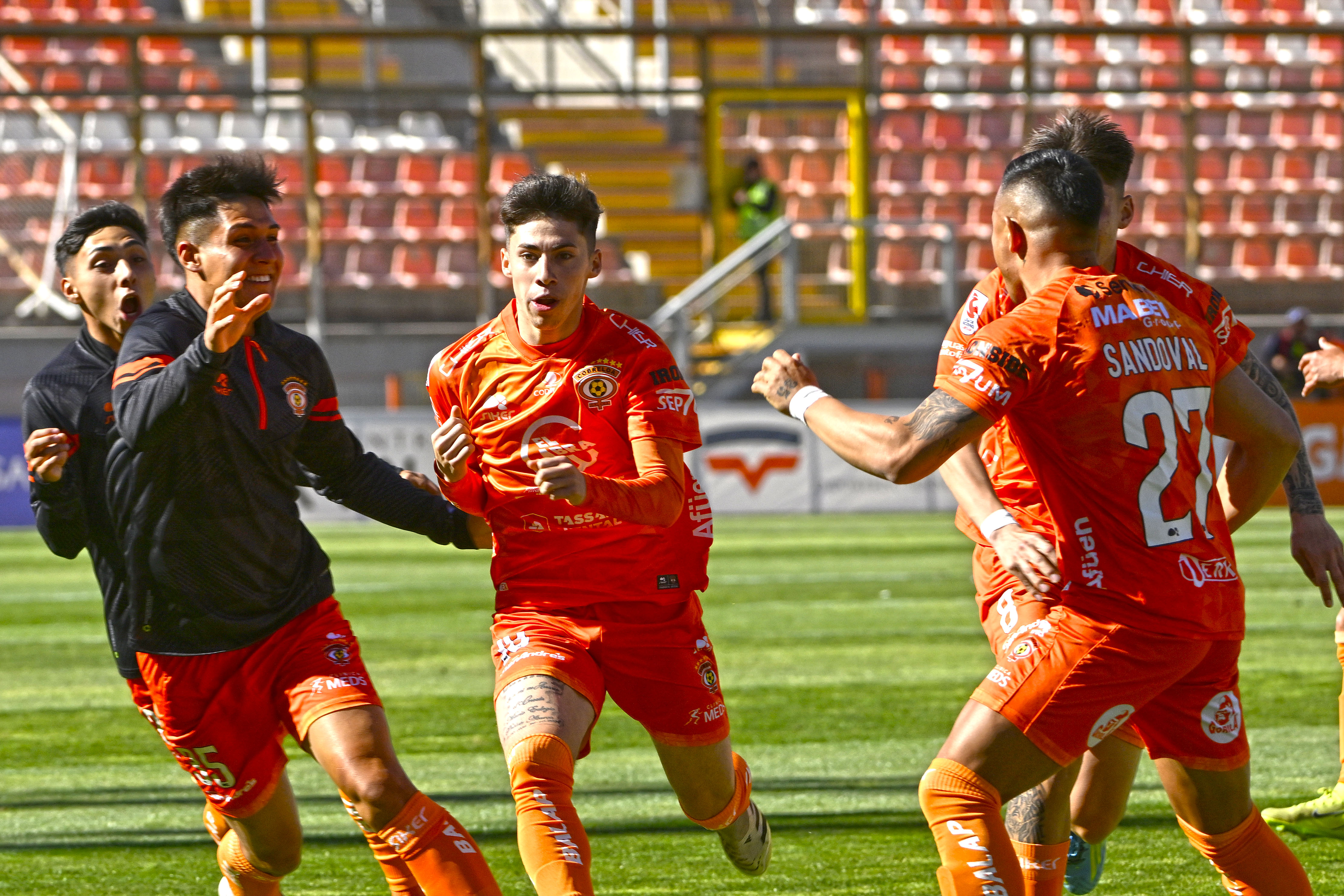 Cobreloa gana en la agonía en Temuco y apunta al título de la B