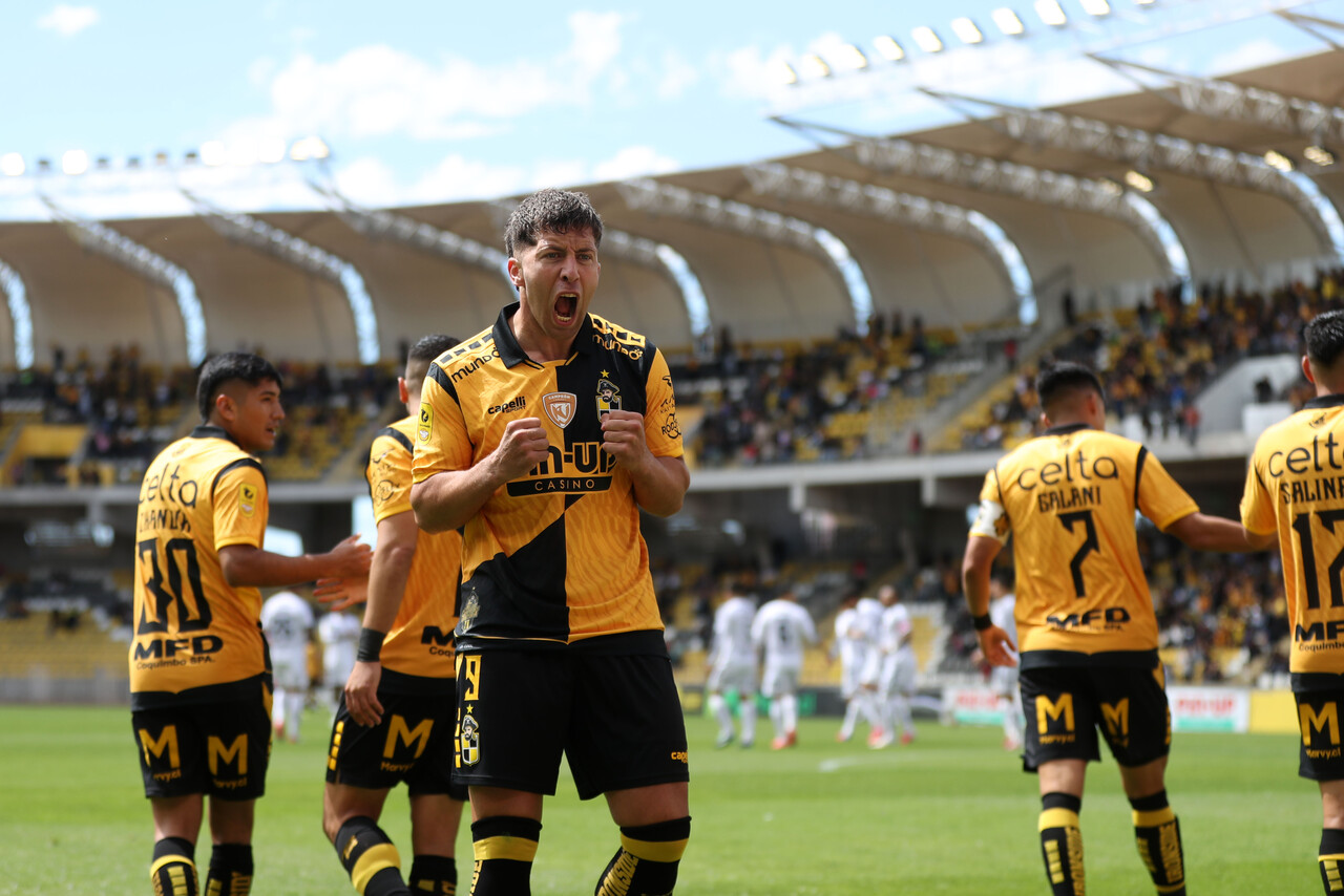 Coquimbo Unido le da un baile histórico a Colo Colo