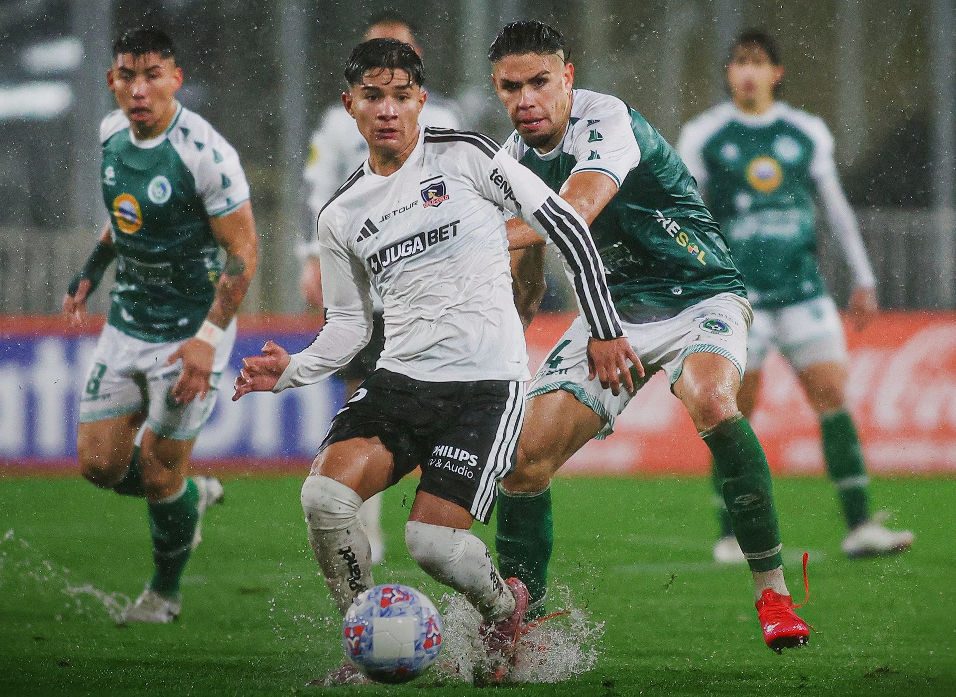 Una vez más: La lluvia amenaza la programación del fútbol